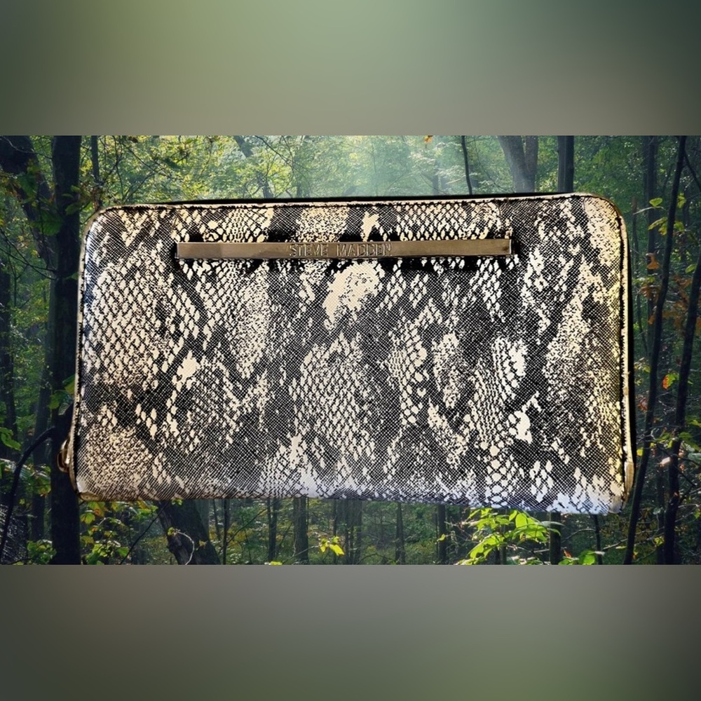 Steve Madden Faux Leather Snakeskin Print Zip Around Wallet